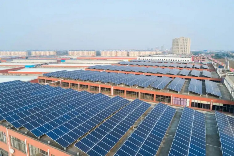 中國太陽能資源分布：根據各地接受太陽總輻射量的多少，可將全國劃分為五類地區